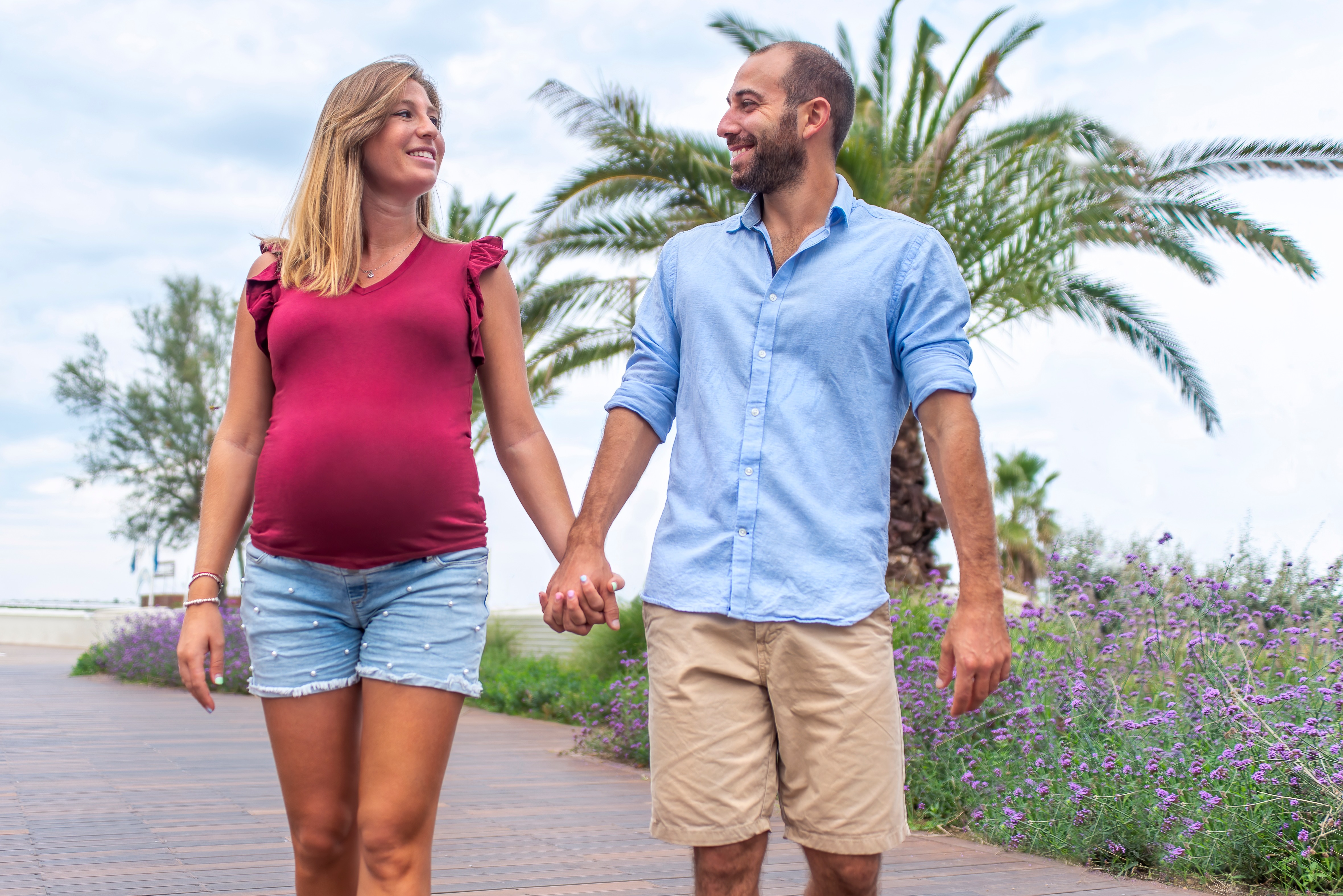 babymoon-happy-couple