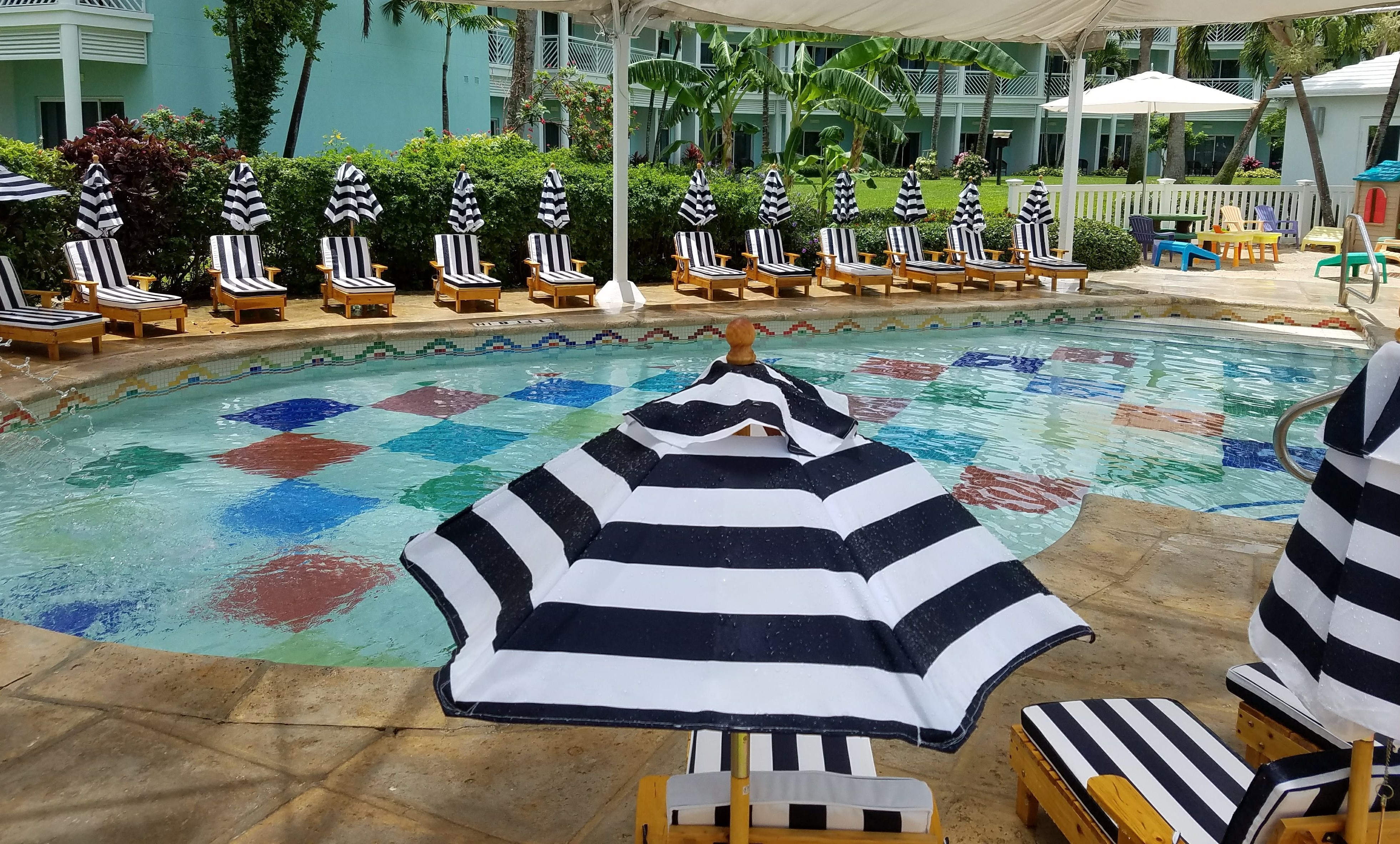 Children's pool and lounge chairs